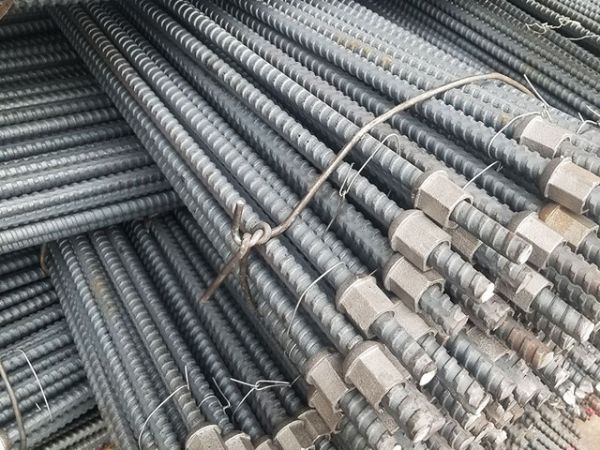 对矿用锚杆进行保养的操作方式